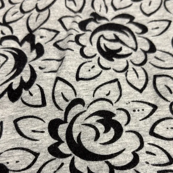 Y2k Gray Floral Tube Top - Picture 10 of 14